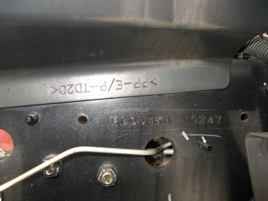 ขาย 6 ล้อ ฮีโน่เมก้า 150 แรง  4.30 ม. ปี 2009 สภาพดี เครื่องแน่น คัสซีสวย พร้อมใช้งาน ชมรถก่อนได้ครับ สนใจติดต่อได้ที่  081-9425443