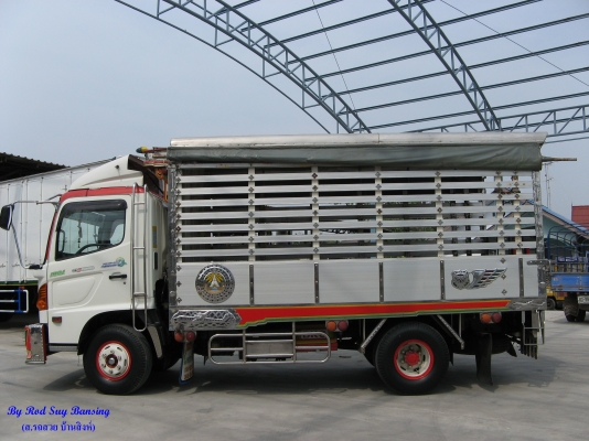 ขาย 6 ล้อ ฮีโน่เมก้า 150 แรง  4.30 ม. ปี 2009 สภาพดี เครื่องแน่น คัสซีสวย พร้อมใช้งาน ชมรถก่อนได้ครับ สนใจติดต่อได้ที่  081-9425443