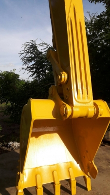 ขายด่วน!! Komatsu PC200-7 ไมล์ชั่วโมง 9000 สภาพสวยมากค่ะ