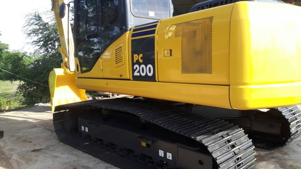 ขายด่วน!! Komatsu PC200-7 ไมล์ชั่วโมง 9000 สภาพสวยมากค่ะ