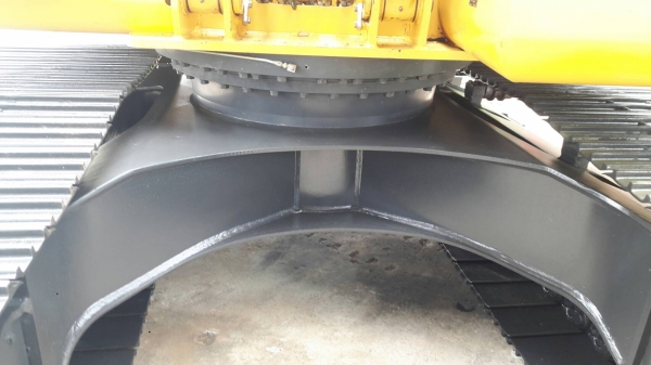 ขายด่วน!! Komatsu PC200-7 ไมล์ชั่วโมง 9000 สภาพสวยมากค่ะ