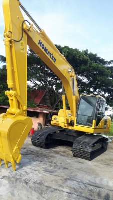 ขายด่วน!! Komatsu PC200-7 ไมล์ชั่วโมง 9000 สภาพสวยมากค่ะ