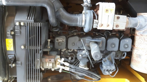 ขายด่วน!! Komatsu PC200-7 ไมล์ชั่วโมง 9000 สภาพสวยมากค่ะ