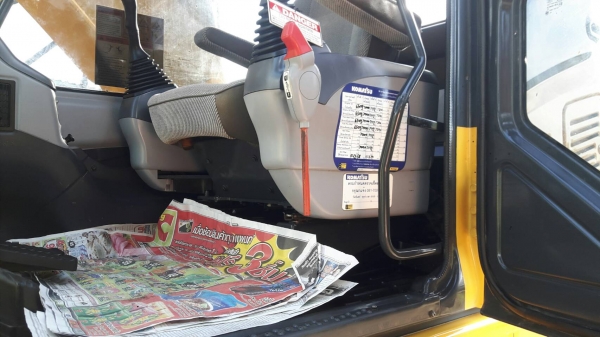 ขายด่วน!! Komatsu PC200-7 ไมล์ชั่วโมง 9000 สภาพสวยมากค่ะ