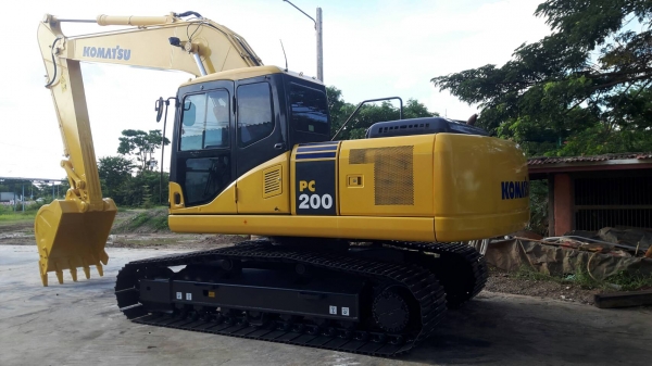 ขายด่วน!! Komatsu PC200-7 ไมล์ชั่วโมง 9000 สภาพสวยมากค่ะ