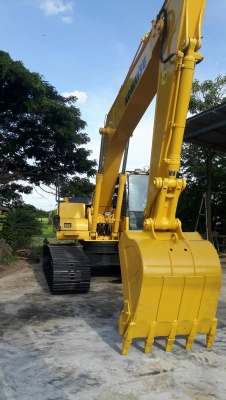 ขายด่วน!! Komatsu PC200-7 ไมล์ชั่วโมง 9000 สภาพสวยมากค่ะ