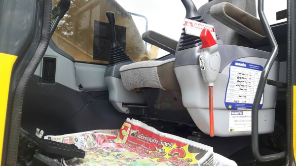 ขายด่วน!! Komatsu PC200-7 ไมล์ชั่วโมง 9000 สภาพสวยมากค่ะ