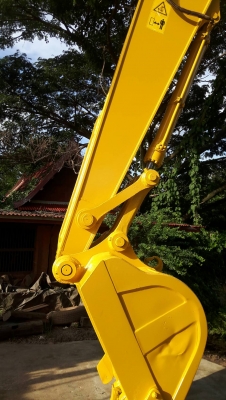 ขายด่วน!! Komatsu PC200-7 ไมล์ชั่วโมง 9000 สภาพสวยมากค่ะ