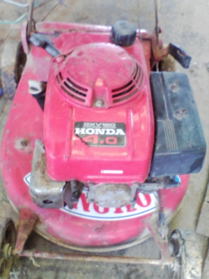 เครื่องยนต์ตัดหญ้าแบบรถเข็น ยี่ห้อ HonDa รุ่น GXV 120