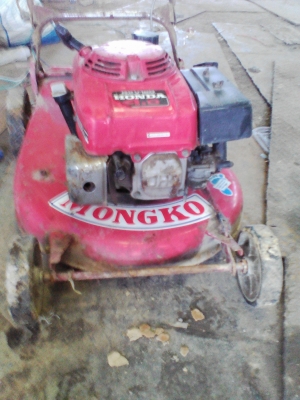 เครื่องยนต์ตัดหญ้าแบบรถเข็น ยี่ห้อ HonDa รุ่น GXV 120 เครื่องยนต์ตัดหญ้าแบบรถเข็น ยี่ห้อ HonDa รุ่น GXV 120