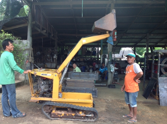 รถตักน้อย งานสวย พร้อมใช้