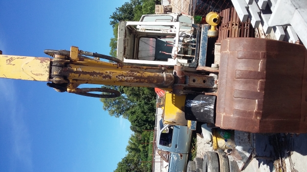 ขายรถแม็กโค ซูมิโตโม ( เทียบเท่า PC60 ขายแยกอะไหล่คับ )