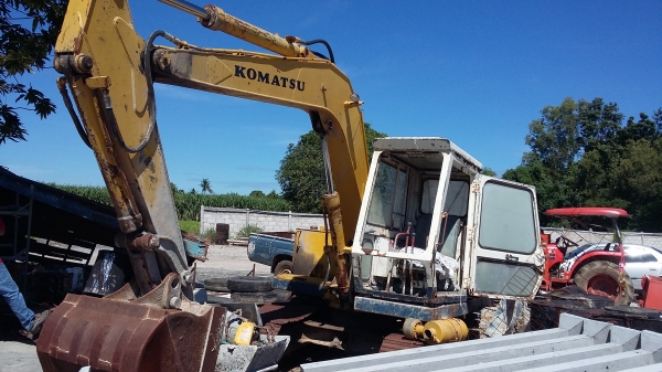 ขายรถแม็กโค ซูมิโตโม ( เทียบเท่า PC60 ขายแยกอะไหล่คับ )