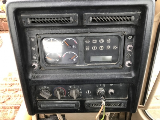 CAT D6M ใบมีด 6 ทิศทาง นำเข้าจากญี่ปุ่น ใช้งาน 6 พันชั่วโมงแท้ ๆ รถสวยครับ CAT D6M ใบมีด 6 ทิศทาง นำเข้าจากญี่ปุ่น ใช้งาน 6 พันชั่วโมงแท้ ๆ รถสวยครับ