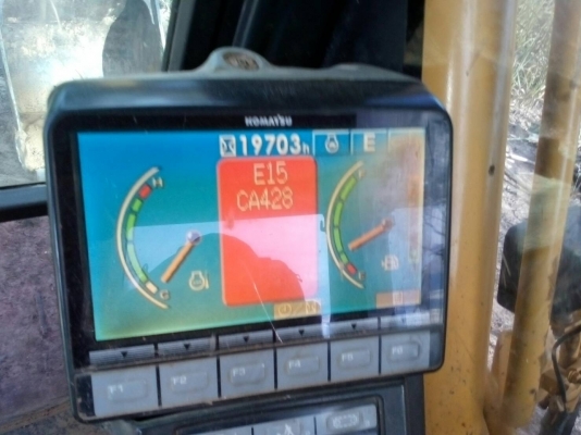 ขายด่วน..แบ็คโฮ.KOMUTSUPC200รุ่น8..ครบทุกระบบเล่มทะเบียน..ต่อรองราคากับเจ้าของโดยครงเลยคับ..