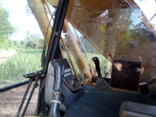 ขายด่วน..แบ็คโฮ.KOMUTSUPC200รุ่น8..ครบทุกระบบเล่มทะเบียน..ต่อรองราคากับเจ้าของโดยครงเลยคับ..