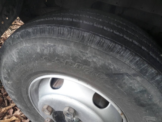 รถอีซูซุ 6 ล้อดั้ม NPR 130 แรงม้า ปี 50. , ( รถวิ่ง 1xx,xxx กม. ) สนใจติดต่อ 081 - 6079515