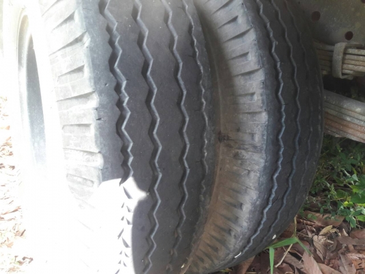 รถอีซูซุ 6 ล้อดั้ม NPR 130 แรงม้า ปี 50. , ( รถวิ่ง 1xx,xxx กม. ) สนใจติดต่อ 081 - 6079515