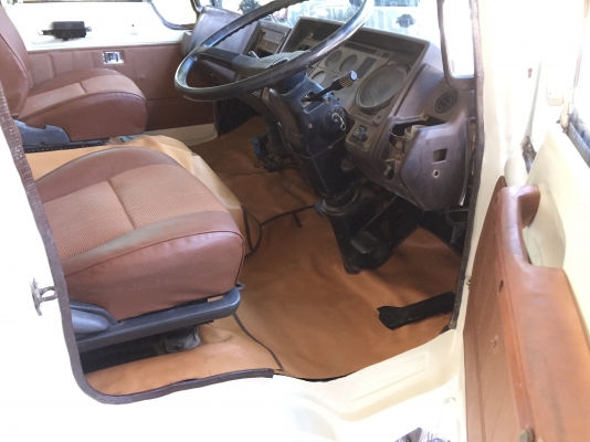 ขาย หัวสิบล้อ HINO f18 ทำสีใหม่ เบาะใหม่ พร้อมใช้ ขาย หัวสิบล้อ HINO f18 ทำสีใหม่ เบาะใหม่ พร้อมใช้