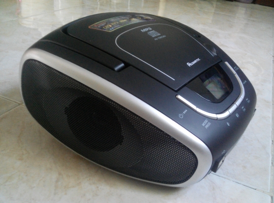 วิทยุ CD กระเป๋าหิ้ว