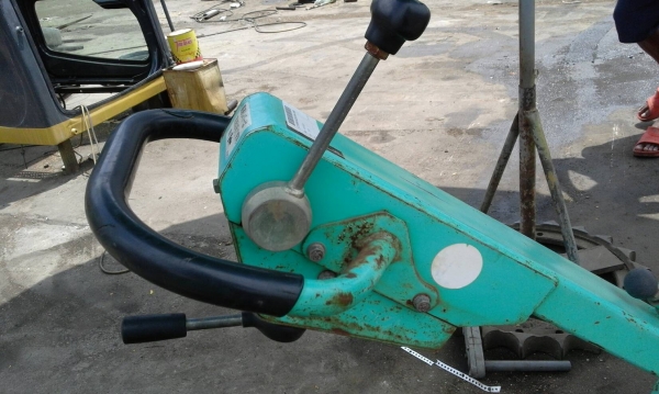 เครื่องตบพื้น MIKASA รุ่น MVH - 502