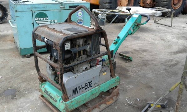 เครื่องตบพื้น MIKASA รุ่น MVH - 502