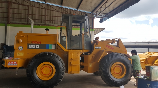 ขายรถตัก TCM 850 แขนยาว
