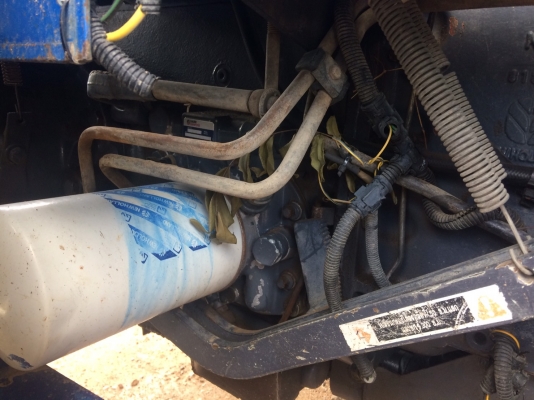 ขายรถไถ Ford TS90 เกียร์กลาง ปี 2002