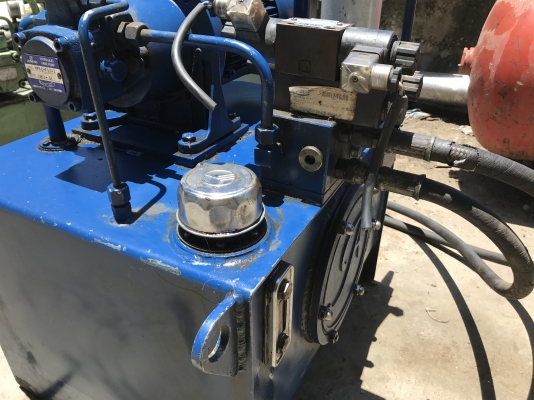 ขายปั้มน้ำมันไฮโดรลิค 2HP. 380V พร้อมวาล์วคอนโทรล อุปกรณ์ครบ พร้อมใช้งาน