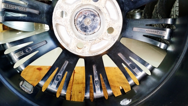 แม็กเก๋ง ขอบ17 4รู100 กว้าง7.5 et42