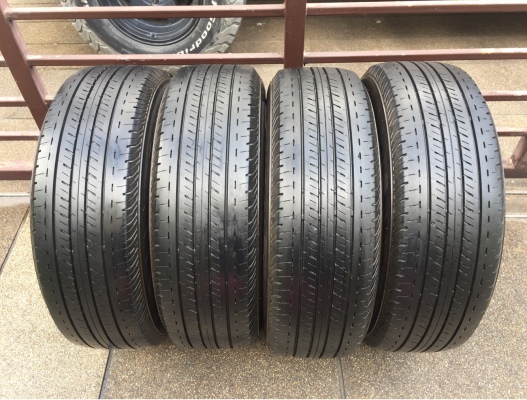 ยาง Bridgestone 215 70 15 ปี16 ดอกเต็ม ไม่มีปะ ใช้ยาว ราคาไม่แพง