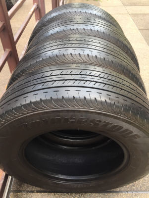 ยาง Bridgestone 215 70 15 ปี16 ดอกเต็ม ไม่มีปะ ใช้ยาว ราคาไม่แพง