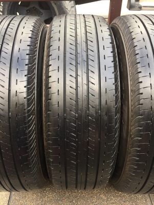 ยาง Bridgestone 215 70 15 ปี16 ดอกเต็ม ไม่มีปะ ใช้ยาว ราคาไม่แพง