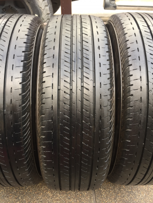 ยาง Bridgestone 215 70 15 ปี16 ดอกเต็ม ไม่มีปะ ใช้ยาว ราคาไม่แพง