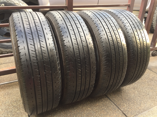 ยาง Bridgestone 215 70 15 ปี16 ดอกเต็ม ไม่มีปะ ใช้ยาว ราคาไม่แพง