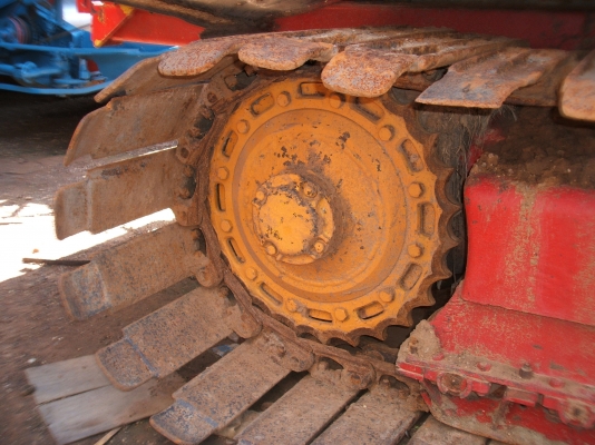 ขายรถเกี่ยวข้าวไทเส็ง เดี่ยวทรนงปี 48 อุ้ม 2.5 ตัน ตัวเดิน 12HT ปั้้มไดกิ๊นส์เบอร์ 23 เครื่องอีซูซุ 210 แรงม้า