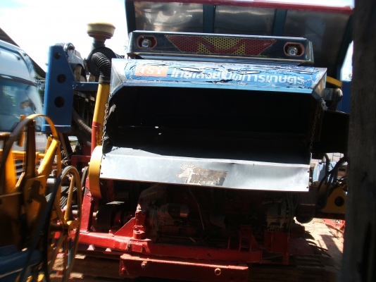 ขายรถเกี่ยวข้าวไทเส็ง เดี่ยวทรนงปี 48 อุ้ม 2.5 ตัน ตัวเดิน 12HT ปั้้มไดกิ๊นส์เบอร์ 23 เครื่องอีซูซุ 210 แรงม้า