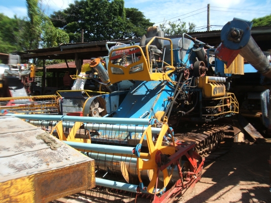 ขายรถเกี่ยวข้าวปานเจริญ อุ้ม 2.5 ตัน เครื่องยนต์ JO8C(II) ปั้มไดกิ๊นส์ เบอร์ 22 ตัวเดิน 12 Ht