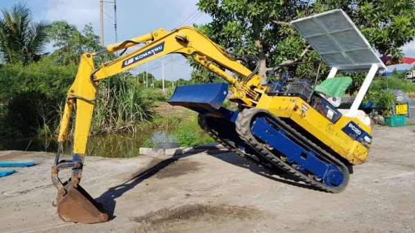 ขายด่วนรถแบคโฮKOMATSUโคมัสซูรุ่นยอดนิยมสวยๆPC20-6เครื่องโคมัสซู3D84เครื่องดีปั่มแรงรถนอกเพิ่งนำเข้ามาใหม่ยังไม่เคยใช้งานในเมืองไทยเลย