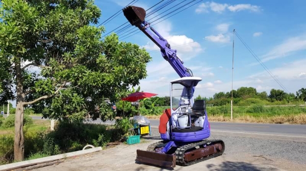 ขายด่วนรถแบคโฮKOMATSUโคมัสซูรุ่นยอดนิยมสวยๆPC28U-2ไฟฟ้าครบเครื่องโคมัสซู3D84เครื่องดีคอลโทลน้ำมันสั่นปั่มแรงรถนอกเพิ่งนำเข้ามาใหม่ยังไม่เคยใช้งานในเมืองไทยเลย