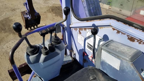 ขายด่วนรถแบคโฮKOMATSUโคมัสซูรุ่นยอดนิยมสวยๆPC28U-2ไฟฟ้าครบเครื่องโคมัสซู3D84เครื่องดีคอลโทลน้ำมันสั่นปั่มแรงรถนอกเพิ่งนำเข้ามาใหม่ยังไม่เคยใช้งานในเมืองไทยเลย