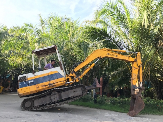 KOMATSU PC40-6 คอนโทลดี ปั้มแรง แน่นๆ สวยเดิมจากญี่ปุ่น100\% ทำงานสมบูรณ์ทุกระบบ รับรองไม่ผิดหวัง 285,000 เท่านั้น!!