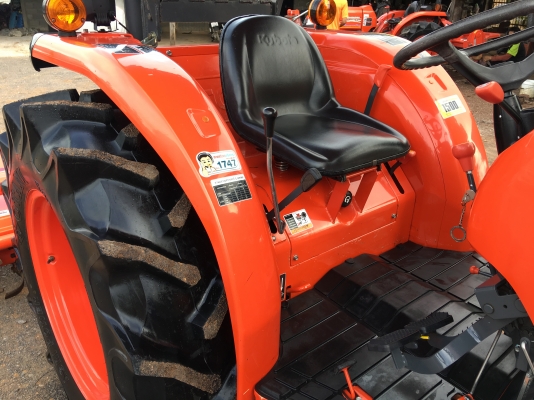 ขาย L4708DT พร้อมใบดันหน้า+โรตารี่ รถ180ช.ม. ปี59 เดิมทั้งคัน รถเกรดAสภาพ98\% เหมือนได้รถใหม่