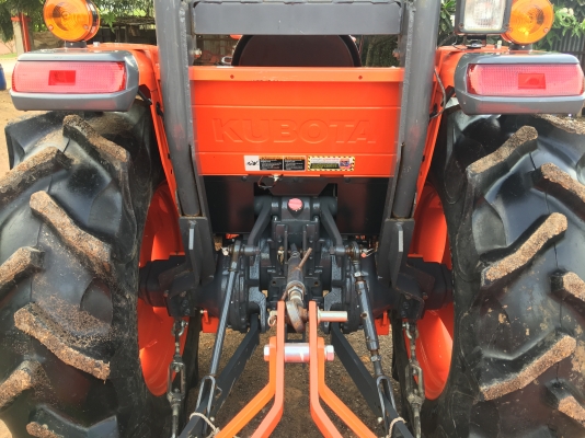 ขาย L4708DT พร้อมใบดันหน้า+โรตารี่ รถ180ช.ม. ปี59 เดิมทั้งคัน รถเกรดAสภาพ98\% เหมือนได้รถใหม่