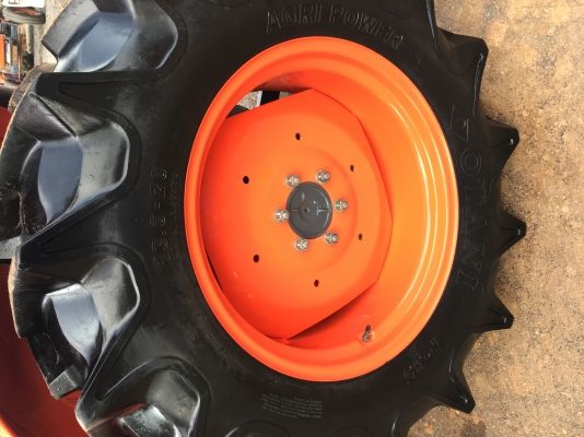 ขาย L4708DT พร้อมใบดันหน้า+โรตารี่ รถ180ช.ม. ปี59 เดิมทั้งคัน รถเกรดAสภาพ98\% เหมือนได้รถใหม่