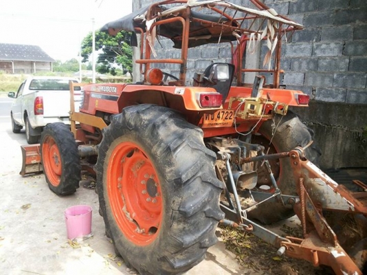 ขายตามสภาพ รถไถคูโบต้า M 5000 มีเล่ม เครื่องดี มีผาลหลัง ขายตามสภาพ รถไถคูโบต้า M 5000 มีเล่ม เครื่องดี มีผาลหลัง