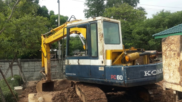 ขายKomatsu PC60-5