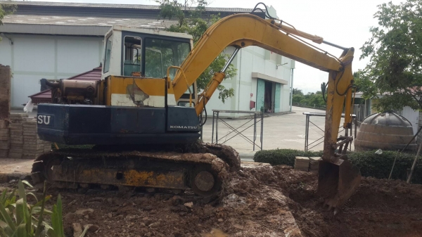 ขายKomatsu PC60-5