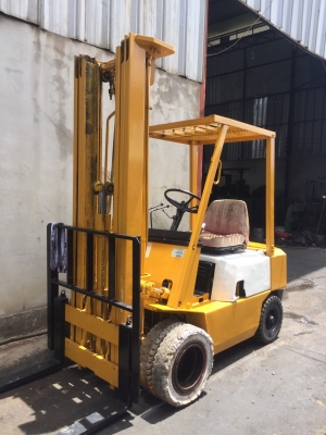 ขายด่วนน!! โคตรถูกก!! KOMATSU รุ่น 14 FD15 เสา 5.5 เมตร เกียร์ Auto ขายด่วนน!! โคตรถูกก!! KOMATSU รุ่น 14 FD15 เสา 5.5 เมตร เกียร์ Auto