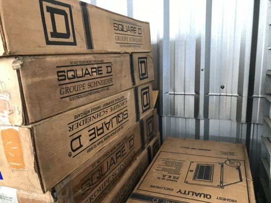 ขายตู้ควบคุมไฟฟ้า Square D ของใหม่ในกล่องไม่เคยใช้งาน มีหลายกล่องครับ
